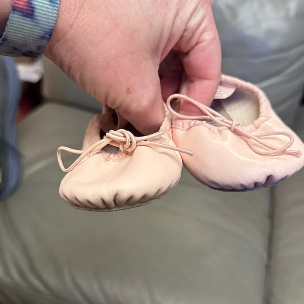 Freestyle Ballet Pink Girls Slippers size 10